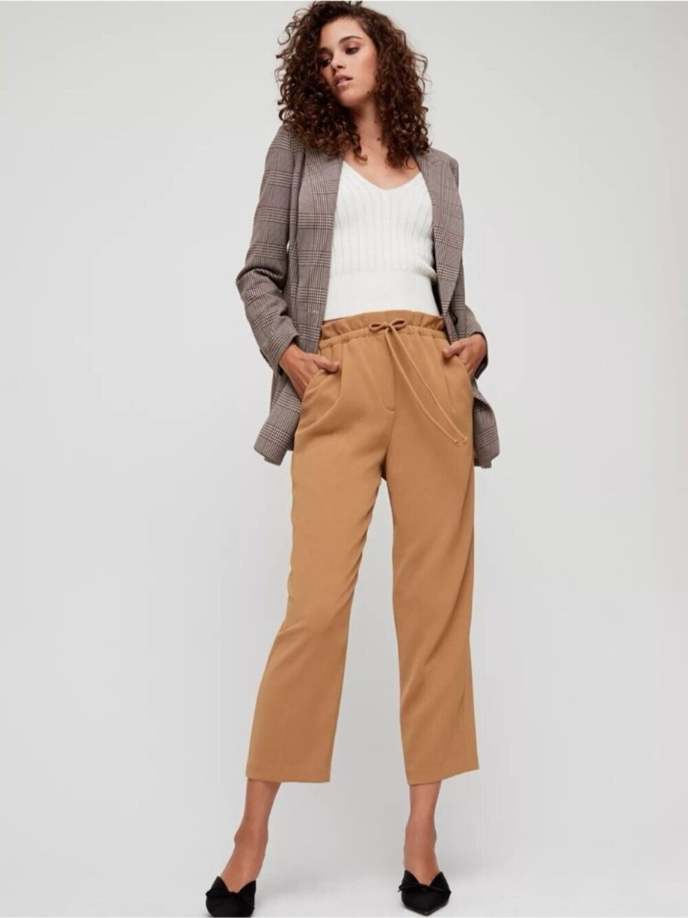 NEW Aritzia Wilfred Kari Paperbag Pants Mustard Yellow Relaxed Fit Size S chic